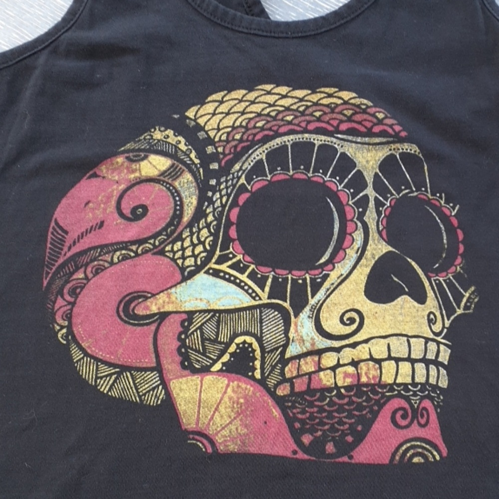Badass used skull tank top - Picture 2 of 3